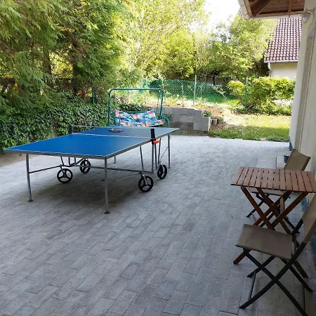 Kek Kucko Vendeghaz * Fonyód